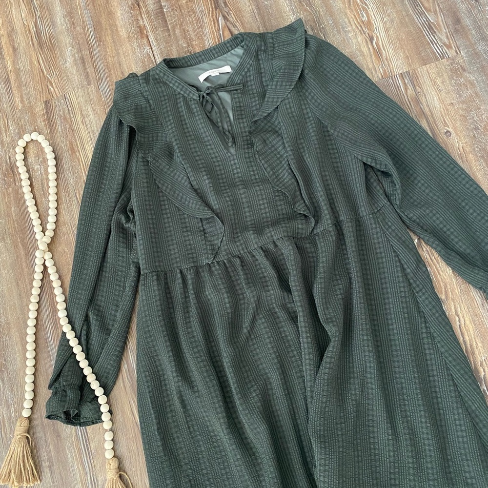 LOFT Ruffle Dress - Picture 3 of 4
